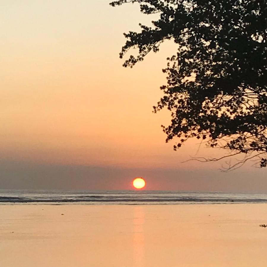 The Exile Sunset Bar & Bungalow Gili Trawangan Dış mekan fotoğraf
